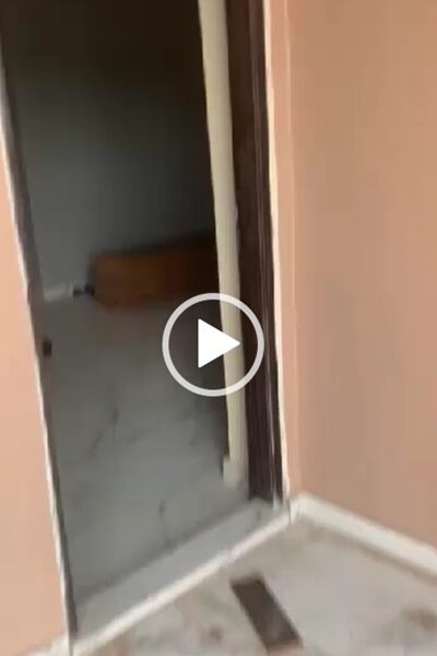 Pop 2 bedroom upstairs for Rent at Okuokoko. #0039
